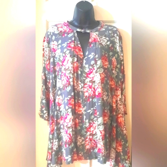 Blue & Pink Floral Women's Dress - Brand: Umgee - Size: Medium - Picture 1 of 7